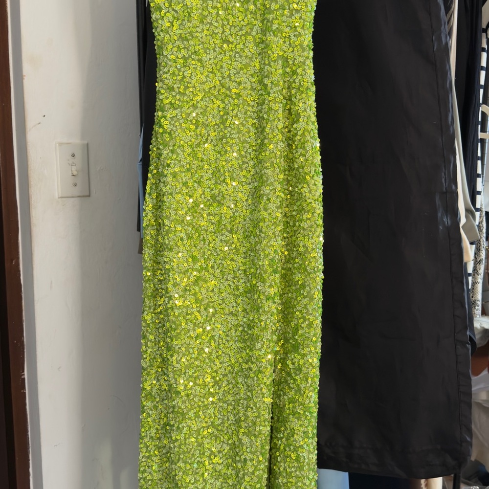 Elegant Green Sequin Dress